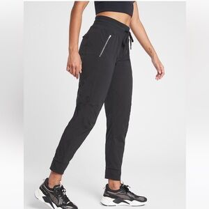 Athleta Trekkie North Jogger Black size 0 Like New